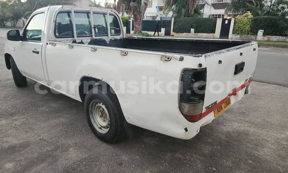 Acheter Occasion Voiture Mazda BT-50 Blanc à Borrowdale, Harare Acheter Occasion Voiture Mazda BT-50 Blanc à Borrowdale, Harare