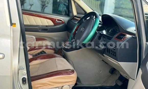 Acheter Occasion Voiture Toyota Alphard Blanc à Chegutu, Mashonaland West Acheter Occasion Voiture Toyota Alphard Blanc à Chegutu, Mashonaland West