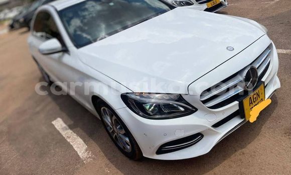 Nunua Ilio tumika Mercedes‒Benz C–Class Nyeupe Gari ndani ya Belvedere nchini Harare