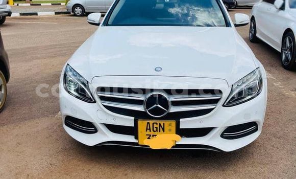Acheter Occasion Voiture Mercedes‒Benz C–Class Blanc à Belvédère, Harare Acheter Occasion Voiture Mercedes‒Benz C–Class Blanc à Belvédère, Harare