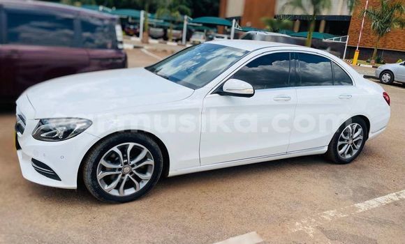 Acheter Occasion Voiture Mercedes‒Benz C–Class Blanc à Belvédère, Harare Acheter Occasion Voiture Mercedes‒Benz C–Class Blanc à Belvédère, Harare