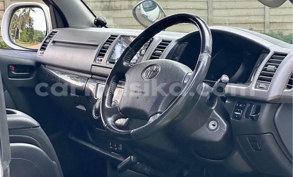 Buy Used Toyota Hiace White Car in Bulawayo in Bulawayo Buy Used Toyota Hiace White Car in Bulawayo in Bulawayo