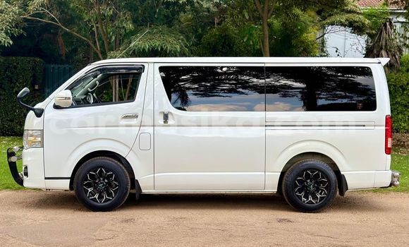 Buy Used Toyota Hiace White Car in Bulawayo in Bulawayo Buy Used Toyota Hiace White Car in Bulawayo in Bulawayo