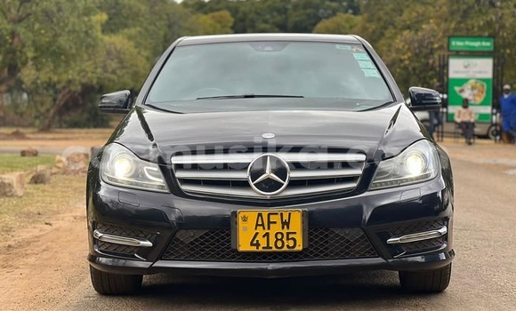 Tenga Tsaru Mercedes-Benz C250 coupe Zvimwe Mota in Avondale in Harare