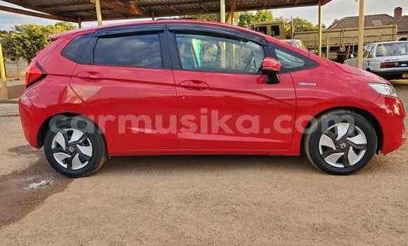 Tenga Tsaru Honda Fit Tsvuku Mota in Harare in Harare Tenga Tsaru Honda Fit Tsvuku Mota in Harare in Harare