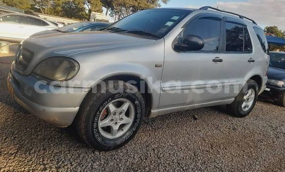 Tenga Tsaru Mercedes-Benz A200 Zvimwe Mota in Avondale in Harare Tenga Tsaru Mercedes-Benz A200 Zvimwe Mota in Avondale in Harare