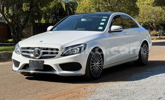Nunua Ilio tumika Mercedes-Benz C-Classe Nyeupe Gari ndani ya Beitbridge nchini Matabeleland Kusini