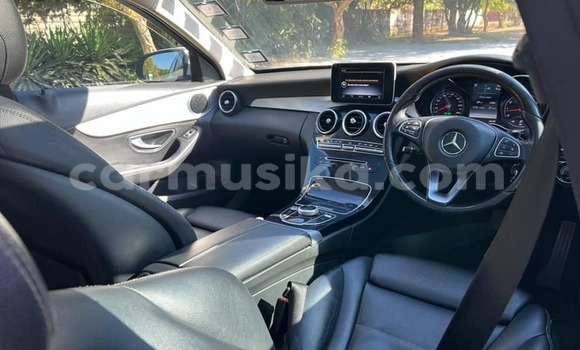 Buy Used Mercedes-Benz C-Classe White Car in Beitbridge in Matabeleland South Buy Used Mercedes-Benz C-Classe White Car in Beitbridge in Matabeleland South