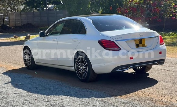 Buy Used Mercedes-Benz C-Classe White Car in Beitbridge in Matabeleland South Buy Used Mercedes-Benz C-Classe White Car in Beitbridge in Matabeleland South