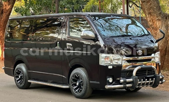 Buy Used Toyota Hiace Black Car in Beitbridge in Matabeleland South Buy Used Toyota Hiace Black Car in Beitbridge in Matabeleland South