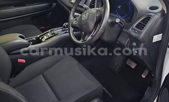 Buy Used Honda Vezel White Car in Bindura in Mashonaland Central Buy Used Honda Vezel White Car in Bindura in Mashonaland Central