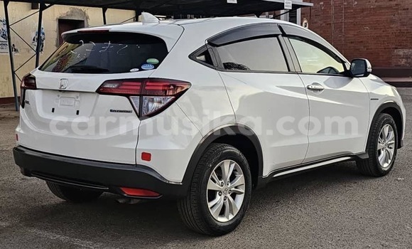 Buy Used Honda Vezel White Car in Bindura in Mashonaland Central Buy Used Honda Vezel White Car in Bindura in Mashonaland Central