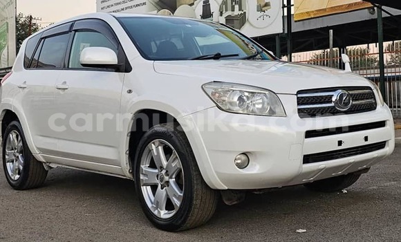 Buy Used Toyota RAV4 White Car in Belvedere in Harare