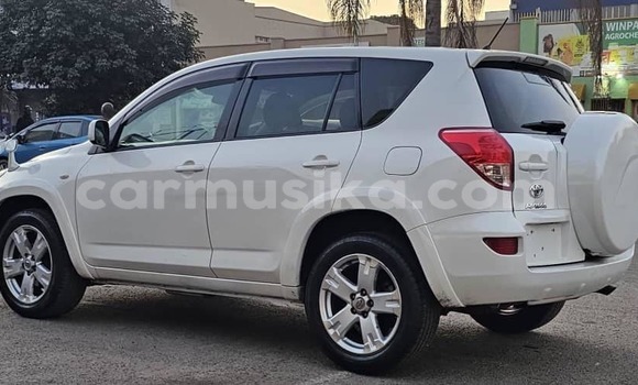 Buy Used Toyota RAV4 White Car in Belvedere in Harare Buy Used Toyota RAV4 White Car in Belvedere in Harare