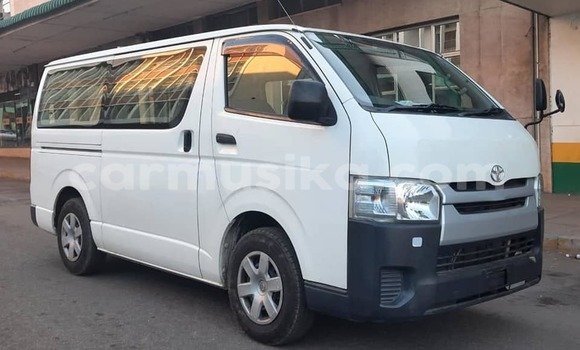 Nunua Ilio tumika Toyota Hiace Nyeupe Gari ndani ya Bindura nchini Mashonaland Central