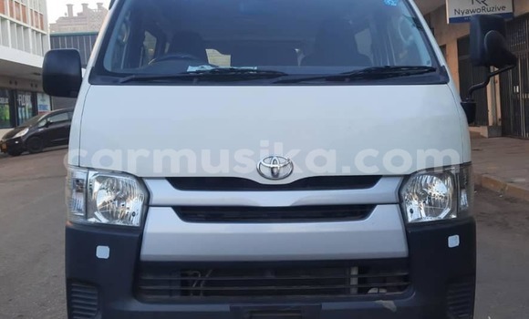 Buy Used Toyota Hiace White Car in Bindura in Mashonaland Central Buy Used Toyota Hiace White Car in Bindura in Mashonaland Central