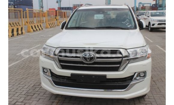 Acheter Import Voiture Toyota Land Cruiser Blanc à Import - Dubai, Harare Acheter Import Voiture Toyota Land Cruiser Blanc à Import - Dubai, Harare