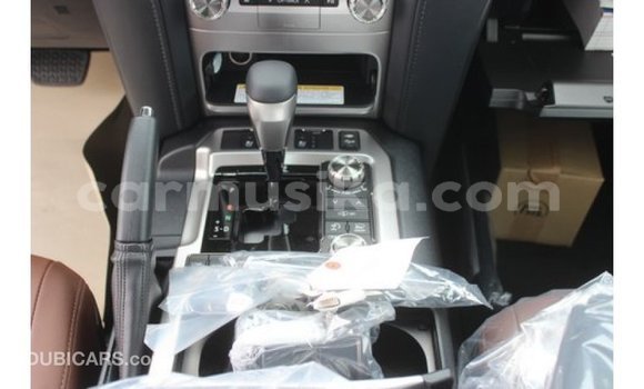 Acheter Import Voiture Toyota Land Cruiser Blanc à Import - Dubai, Harare Acheter Import Voiture Toyota Land Cruiser Blanc à Import - Dubai, Harare