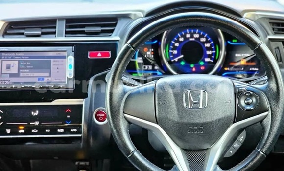 Buy Used Honda Fit White Car in Beitbridge in Matabeleland South Buy Used Honda Fit White Car in Beitbridge in Matabeleland South