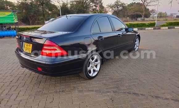 Tenga Tsaru Mercedes-Benz C180 coupe Zvimwe Mota in Kadoma in Dunhu reMashonaland yeMadokero Tenga Tsaru Mercedes-Benz C180 coupe Zvimwe Mota in Kadoma in Dunhu reMashonaland yeMadokero