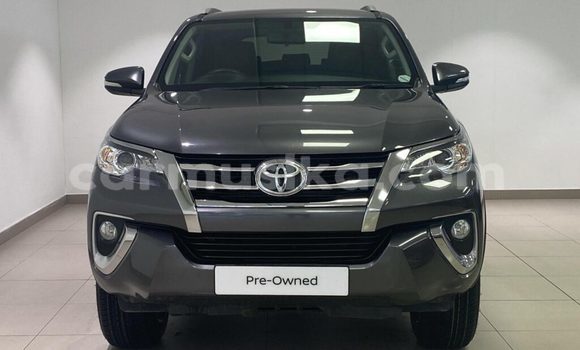 Acheter Occasion Voiture Toyota Fortuner Gris à Beitbridge, Matabeleland South Acheter Occasion Voiture Toyota Fortuner Gris à Beitbridge, Matabeleland South