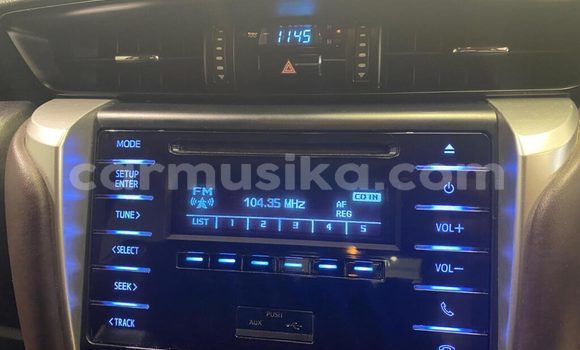 Acheter Occasion Voiture Toyota Fortuner Gris à Beitbridge, Matabeleland South Acheter Occasion Voiture Toyota Fortuner Gris à Beitbridge, Matabeleland South