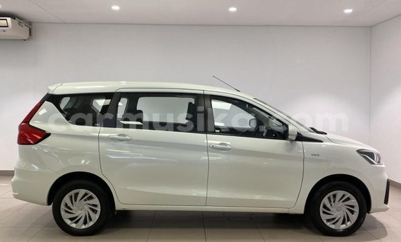 Buy Used Toyota Corolla Rumion White Car in Beitbridge in Matabeleland South Buy Used Toyota Corolla Rumion White Car in Beitbridge in Matabeleland South