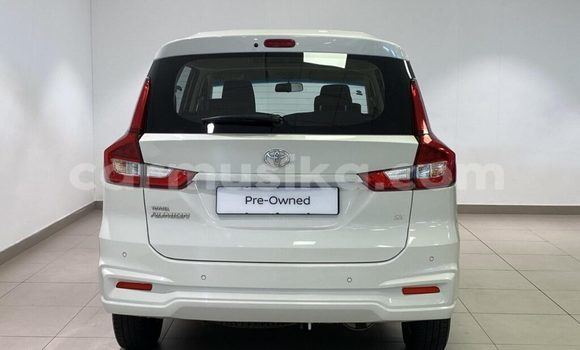 Buy Used Toyota Corolla Rumion White Car in Beitbridge in Matabeleland South Buy Used Toyota Corolla Rumion White Car in Beitbridge in Matabeleland South