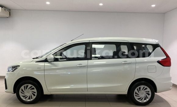 Buy Used Toyota Corolla Rumion White Car in Beitbridge in Matabeleland South Buy Used Toyota Corolla Rumion White Car in Beitbridge in Matabeleland South