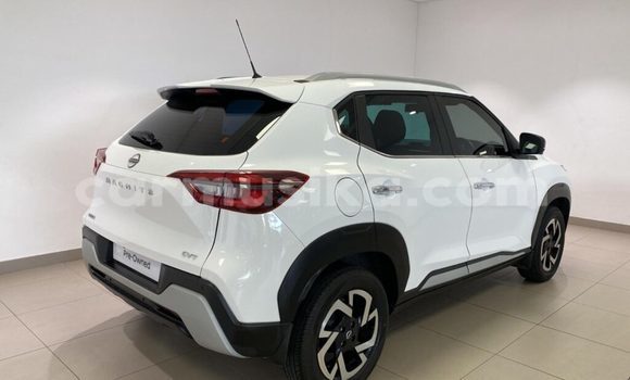 Tenga Tsaru Nissan Pulsar Chena Mota in Beitbridge in Matabeleland South Tenga Tsaru Nissan Pulsar Chena Mota in Beitbridge in Matabeleland South