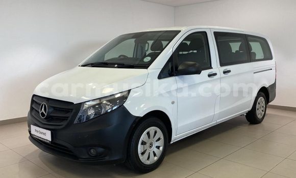 Buy Used Mercedes-Benz C-Classe White Car in Beitbridge in Matabeleland South