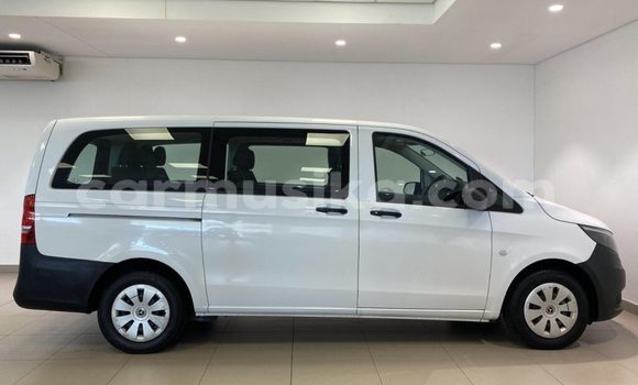 Acheter Occasion Voiture Mercedes-Benz C-Classe Blanc à Beitbridge, Matabeleland South Acheter Occasion Voiture Mercedes-Benz C-Classe Blanc à Beitbridge, Matabeleland South