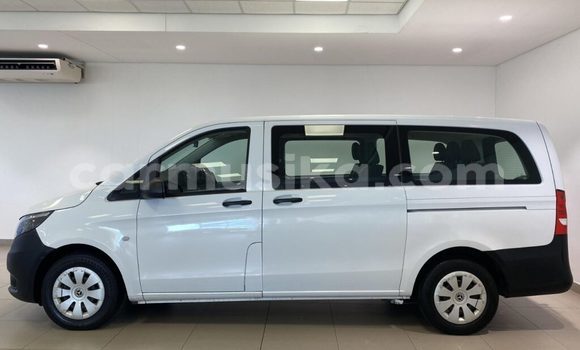 Acheter Occasion Voiture Mercedes-Benz C-Classe Blanc à Beitbridge, Matabeleland South Acheter Occasion Voiture Mercedes-Benz C-Classe Blanc à Beitbridge, Matabeleland South