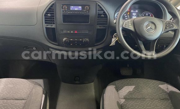 Acheter Occasion Voiture Mercedes-Benz C-Classe Blanc à Beitbridge, Matabeleland South Acheter Occasion Voiture Mercedes-Benz C-Classe Blanc à Beitbridge, Matabeleland South