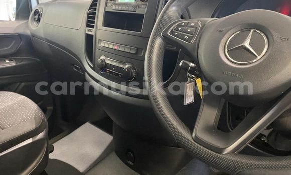 Acheter Occasion Voiture Mercedes-Benz C-Classe Blanc à Beitbridge, Matabeleland South Acheter Occasion Voiture Mercedes-Benz C-Classe Blanc à Beitbridge, Matabeleland South