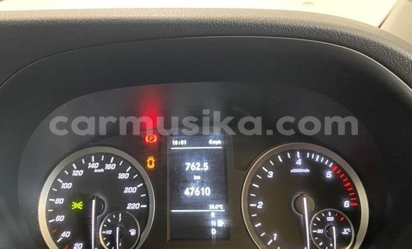 Acheter Occasion Voiture Mercedes-Benz C-Classe Blanc à Beitbridge, Matabeleland South Acheter Occasion Voiture Mercedes-Benz C-Classe Blanc à Beitbridge, Matabeleland South