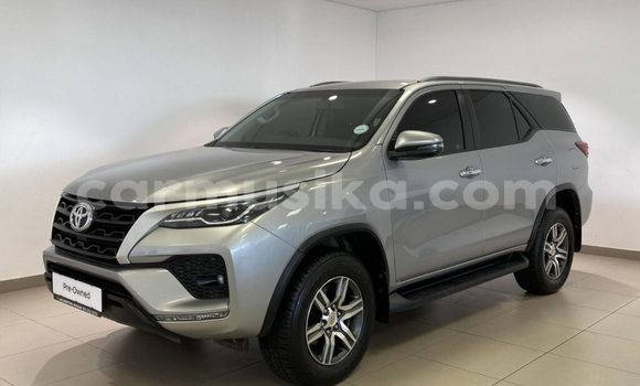 Nunua Ilio tumika Toyota Fortuner Fedha Gari ndani ya Beitbridge nchini Matabeleland Kusini