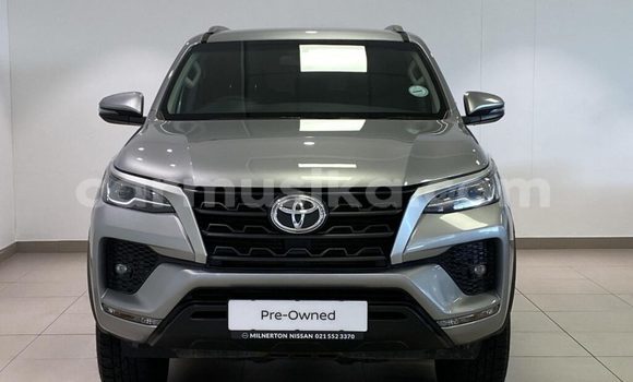 Acheter Occasion Voiture Toyota Fortuner Gris à Beitbridge, Matabeleland South Acheter Occasion Voiture Toyota Fortuner Gris à Beitbridge, Matabeleland South