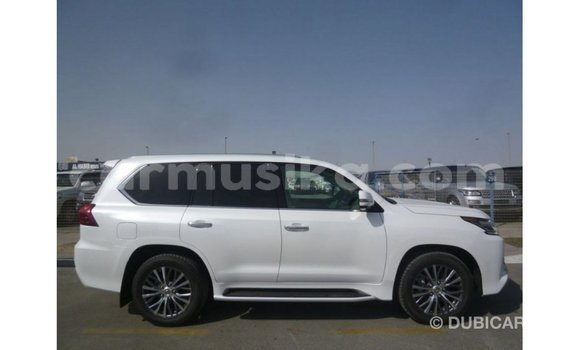 Acheter Import Voiture Lexus LX Blanc à Import - Dubai, Harare Acheter Import Voiture Lexus LX Blanc à Import - Dubai, Harare