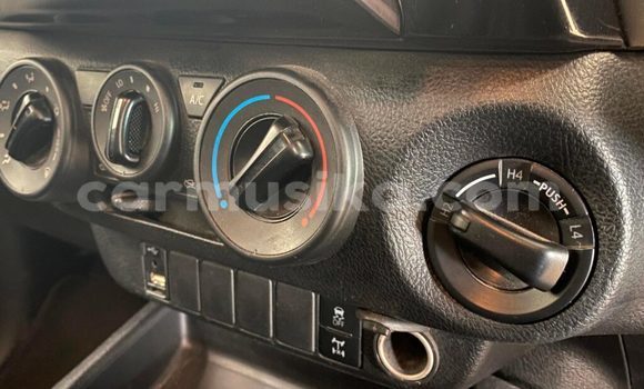 Acheter Occasion Voiture Toyota Hilux Blanc à Beitbridge, Matabeleland South Acheter Occasion Voiture Toyota Hilux Blanc à Beitbridge, Matabeleland South