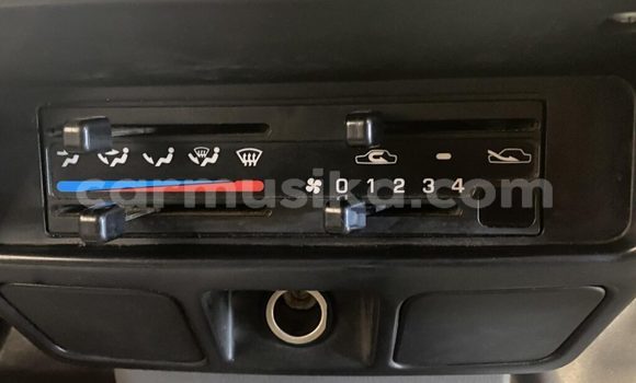 Acheter Occasion Voiture Nissan Hardbody Blanc à Borrowdale, Harare Acheter Occasion Voiture Nissan Hardbody Blanc à Borrowdale, Harare