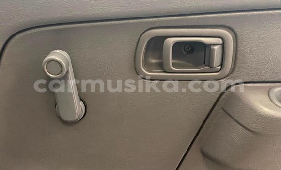 Acheter Occasion Voiture Nissan Hardbody Blanc à Borrowdale, Harare Acheter Occasion Voiture Nissan Hardbody Blanc à Borrowdale, Harare