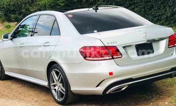 Acheter Occasion Voiture Mercedes-Benz E200 Autre à Harare, Harare Acheter Occasion Voiture Mercedes-Benz E200 Autre à Harare, Harare