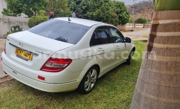 Acheter Occasion Voiture Mercedes-Benz C-Classe Blanc à Belvédère, Harare Acheter Occasion Voiture Mercedes-Benz C-Classe Blanc à Belvédère, Harare
