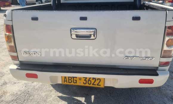 Acheter Occasion Voiture Mazda BT-50 Blanc à Beitbridge, Matabeleland South Acheter Occasion Voiture Mazda BT-50 Blanc à Beitbridge, Matabeleland South