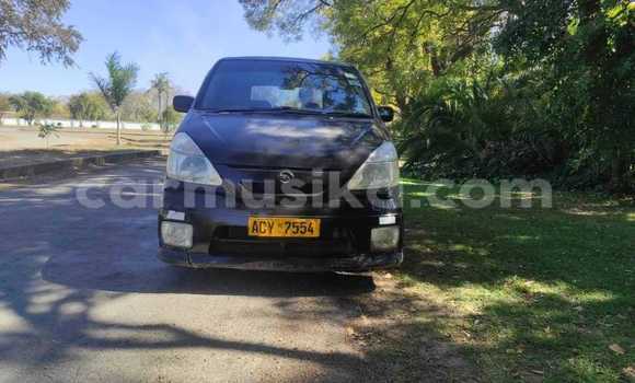 Nunua Ilio tumika Nissan Serena Nyeusi Gari ndani ya Alexandra Park nchini Harare