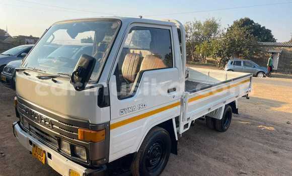 Nunua Ilio tumika Toyota Dyna Nyeupe Gari ndani ya Beitbridge nchini Matabeleland Kusini