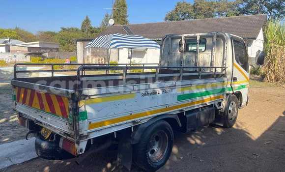 Acheter Occasion Utilitaire Hino Ranger Blanc à Borrowdale, Harare Acheter Occasion Utilitaire Hino Ranger Blanc à Borrowdale, Harare