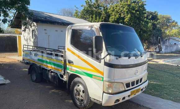 Acheter Occasion Utilitaire Hino Ranger Blanc à Borrowdale, Harare Acheter Occasion Utilitaire Hino Ranger Blanc à Borrowdale, Harare
