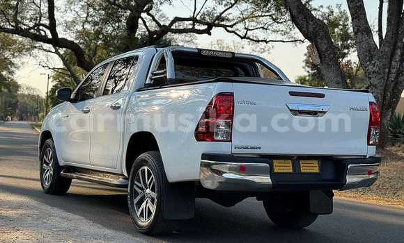 Tenga Tsaru Toyota Hilux Chena Mota in Bindura in Mashonaland yePakati Tenga Tsaru Toyota Hilux Chena Mota in Bindura in Mashonaland yePakati